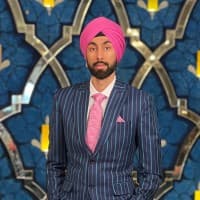 Tejvir Multani headshot